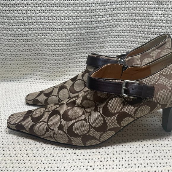 Coach Signature Logo Heels - Picture 3 of 8